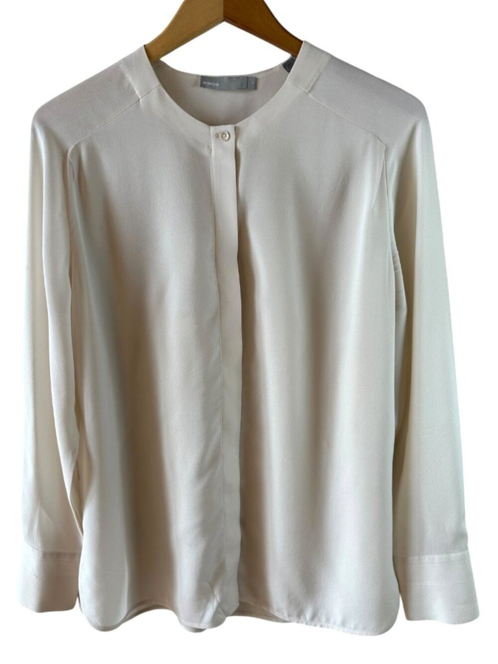 Vince Ivory Silk Crepe Blouse Size M Hidden Button Pleat Back Quiet Luxury - Picture 2 of 6